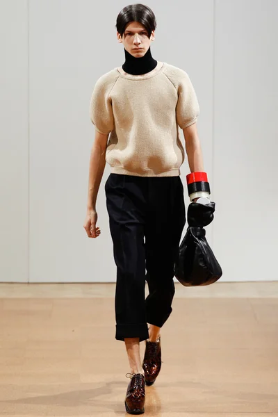 Look 32